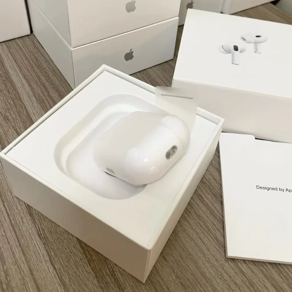 Apple AirPods Pro with MagSafe Charging Case